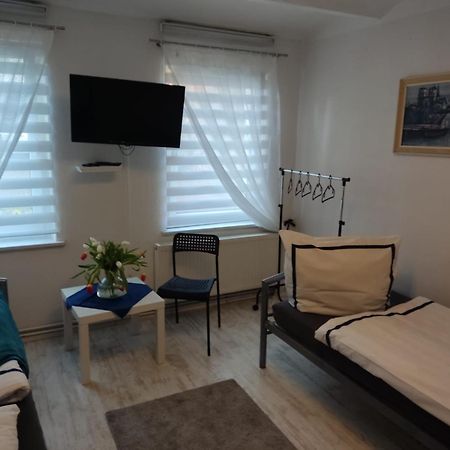 Ferienwohnung Mit Separatem Eingang Und Parkplatz, Ideal Fuer Handwerker Und Geschaeftsreisende Dorf Mecklenburg Exteriör bild