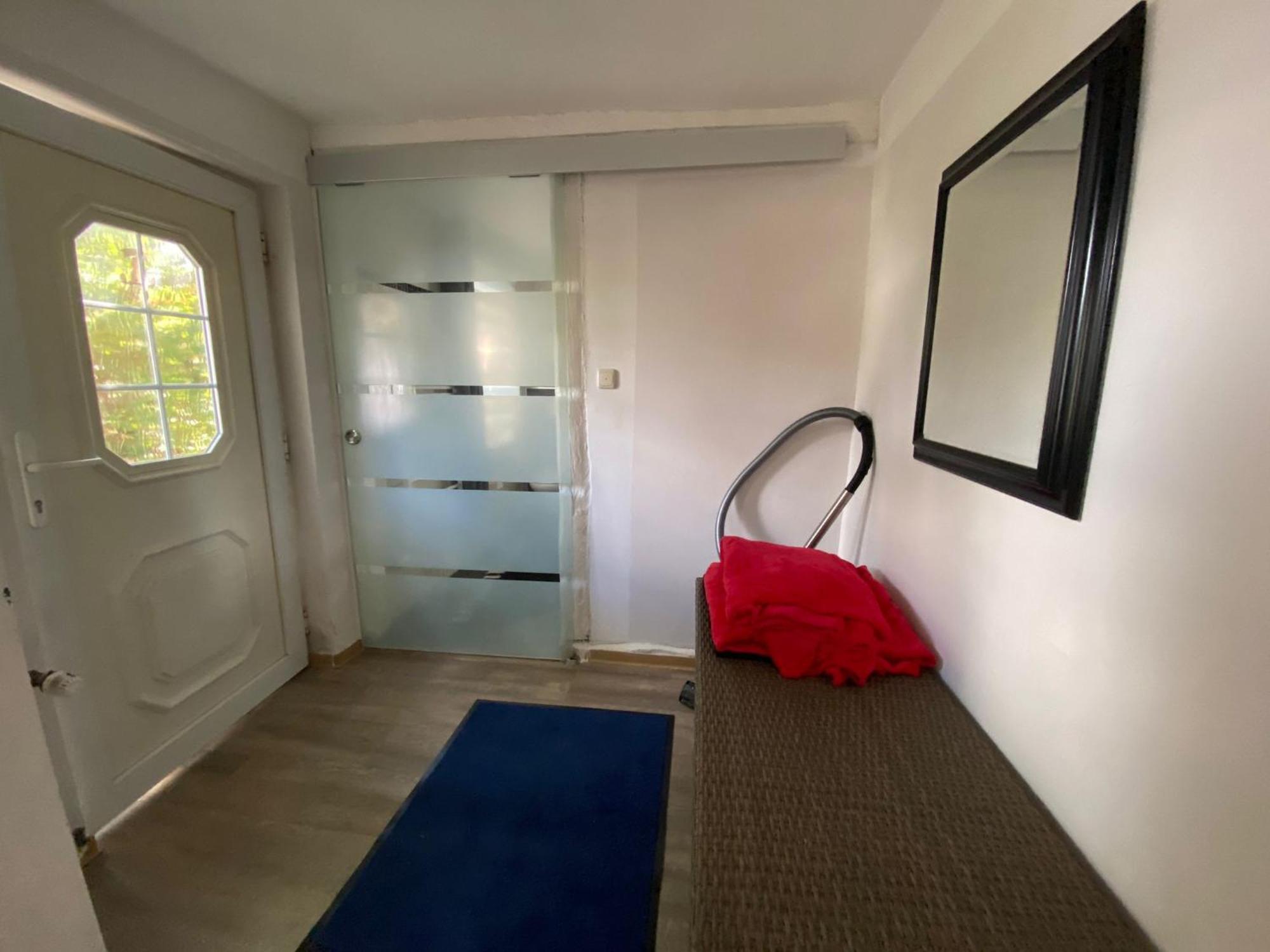 Ferienwohnung Mit Separatem Eingang Und Parkplatz, Ideal Fuer Handwerker Und Geschaeftsreisende Dorf Mecklenburg Exteriör bild